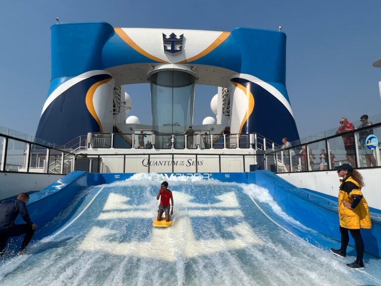 Seattle,Wa,-,Aug,21:,Flowrider,Aboard,The,Royal,Caribbean